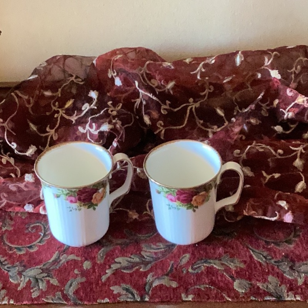 Two Old Country Roses coffee mugs